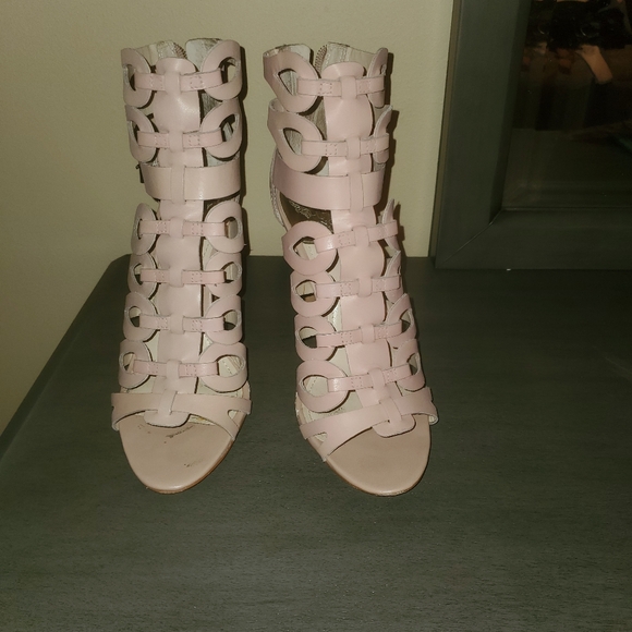 Shoes - Picture 3 of 4